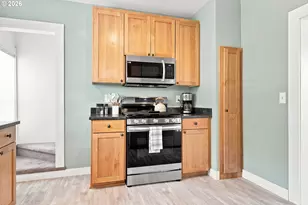 207 N Oak St, Bingen, WA 98605 - Photo 27