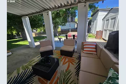 285 NE College St, Dufur, OR 97021 - Photo 27