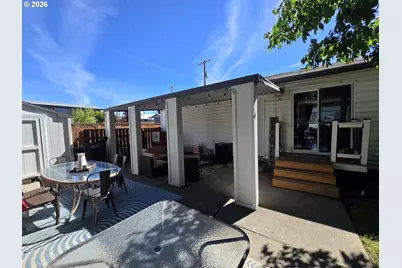 285 NE College St, Dufur, OR 97021 - Photo 25