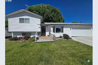 285 NE College St, Dufur, OR 97021 - Photo 1