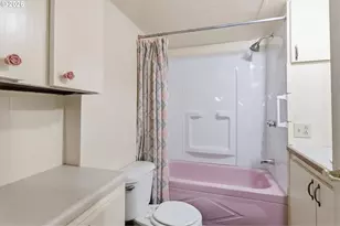 205 S 54th St, Springfield, OR 97478 - Photo 13
