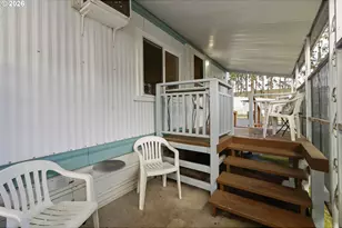 205 S 54th St, Springfield, OR 97478 - Photo 23