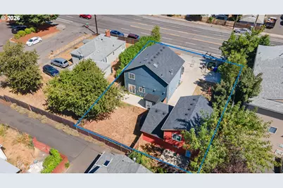 3223 SE 122nd Ave, Portland, OR 97236 - Photo 3