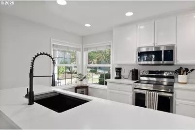 15450 NW Aberdeen Dr, Portland, OR 97229 - Photo 21