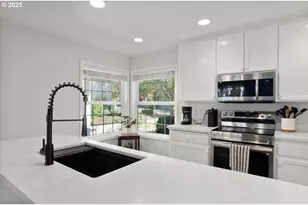 15450 NW Aberdeen Dr, Portland, OR 97229 - Photo 21