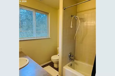 10406 NE Fargo St, Portland, OR 97220 - Photo 41