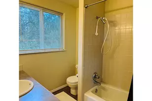 10406 NE Fargo St, Portland, OR 97220 - Photo 41