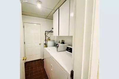 10406 NE Fargo St, Portland, OR 97220 - Photo 9