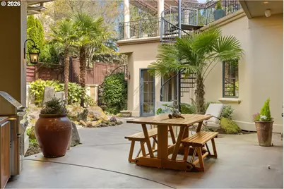 811 NE Brennan Ln, Hillsboro, OR 97124 - Photo 31