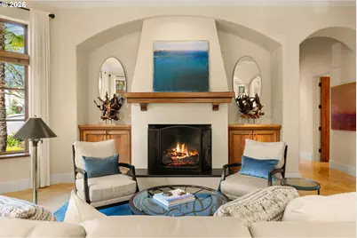 811 NE Brennan Ln, Hillsboro, OR 97124 - Photo 5