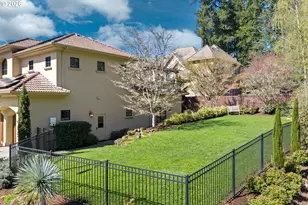 811 NE Brennan Ln, Hillsboro, OR 97124 - Photo 41