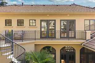 811 NE Brennan Ln, Hillsboro, OR 97124 - Photo 39