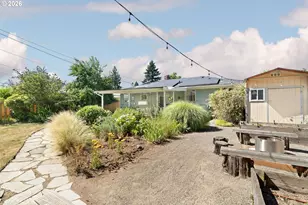 9316 SE Salmon Ct, Portland, OR 97216 - Photo 35