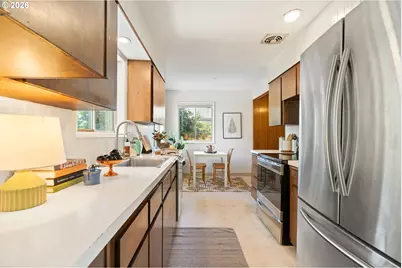9316 SE Salmon Ct, Portland, OR 97216 - Photo 7