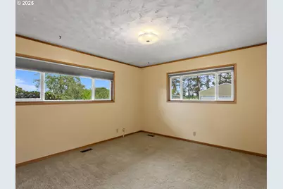 11946 SE Boyer Rd, McMinnville, OR 97128 - Photo 9