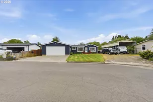 247 1st Ave, Coos Bay, OR 97420 - Photo 45