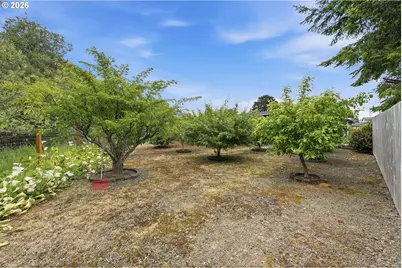 247 1st Ave, Coos Bay, OR 97420 - Photo 37