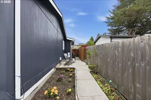 247 1st Ave, Coos Bay, OR 97420 - Photo 35