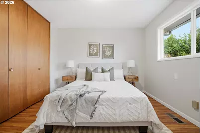 1325 NW 9th St, Gresham, OR 97030 - Photo 17