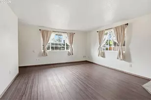 703 E 5th St, Molalla, OR 97038 - Photo 9