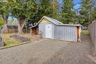 703 E 5th St, Molalla, OR 97038 - Photo 29