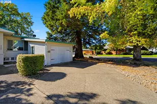 548 NW 18th St, McMinnville, OR 97128 - Photo 3