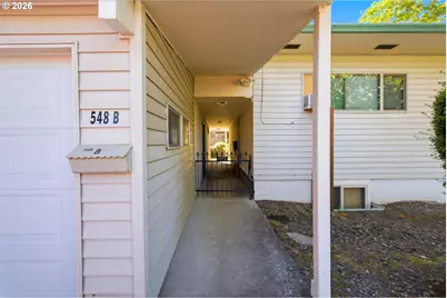 548 NW 18th St, McMinnville, OR 97128 - Photo 5
