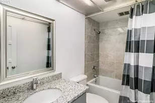 2211 SW 1st Ave, Portland, OR 97201 - Photo 9