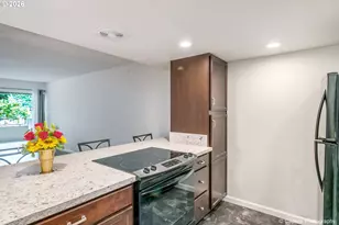 2211 SW 1st Ave, Portland, OR 97201 - Photo 7