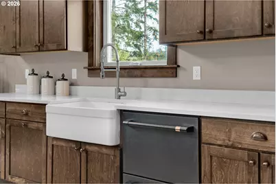 1024 SW Pine Dr, Warrenton, OR 97146 - Photo 9