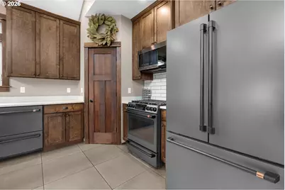 1024 SW Pine Dr, Warrenton, OR 97146 - Photo 7