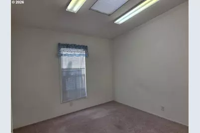 15768 SE Powell Blvd #28, Portland, OR 97236 - Photo 37