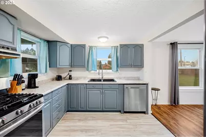 352 NE Polk Station Rd, Dallas, OR 97338 - Photo 11