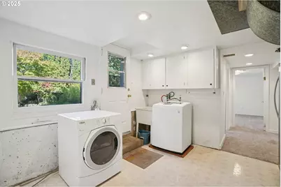 11851 SE Madison St, Portland, OR 97216 - Photo 33