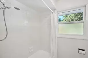 11851 SE Madison St, Portland, OR 97216 - Photo 27