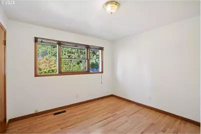 11851 SE Madison St, Portland, OR 97216 - Photo 29