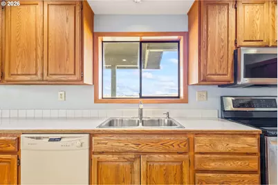 896 SE Dover Ln, Madras, OR 97741 - Photo 11