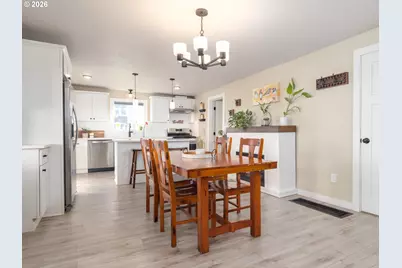 1220 10th St, Oregon City, OR 97045 - Photo 9