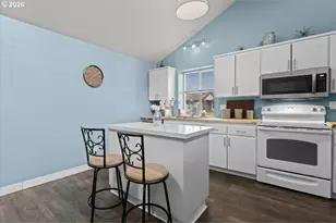 13414 NW Indian Spring Dr, Vancouver, WA 98685 - Photo 9
