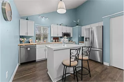 13414 NW Indian Spring Dr, Vancouver, WA 98685 - Photo 11