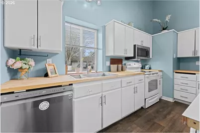 13414 NW Indian Spring Dr, Vancouver, WA 98685 - Photo 11