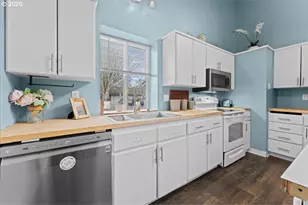 13414 NW Indian Spring Dr, Vancouver, WA 98685 - Photo 11