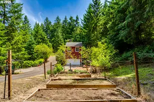667 Kamapheema Pl, Eugene, OR 97405 - Photo 37