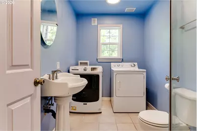 667 Kamapheema Pl, Eugene, OR 97405 - Photo 13