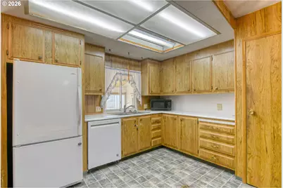 223 Concord St, Helix, OR 97835 - Photo 13