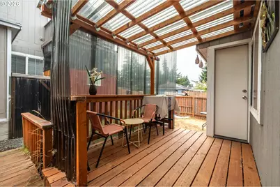 1080 State St, North Bend, OR 97459 - Photo 9
