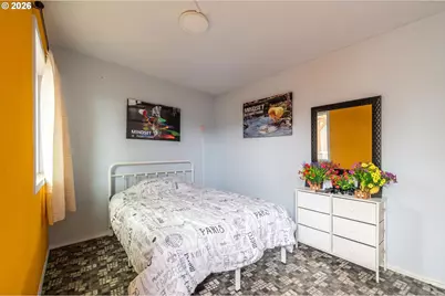 1080 State St, North Bend, OR 97459 - Photo 11