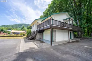 415 Burchard Dr, Scottsburg, OR 97473 - Photo 3