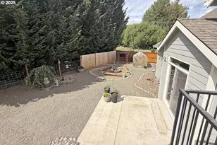 2036 NW Woodland Dr, McMinnville, OR 97128 - Photo 15