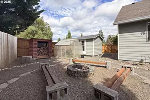 2036 NW Woodland Dr, McMinnville, OR 97128 - Photo 17